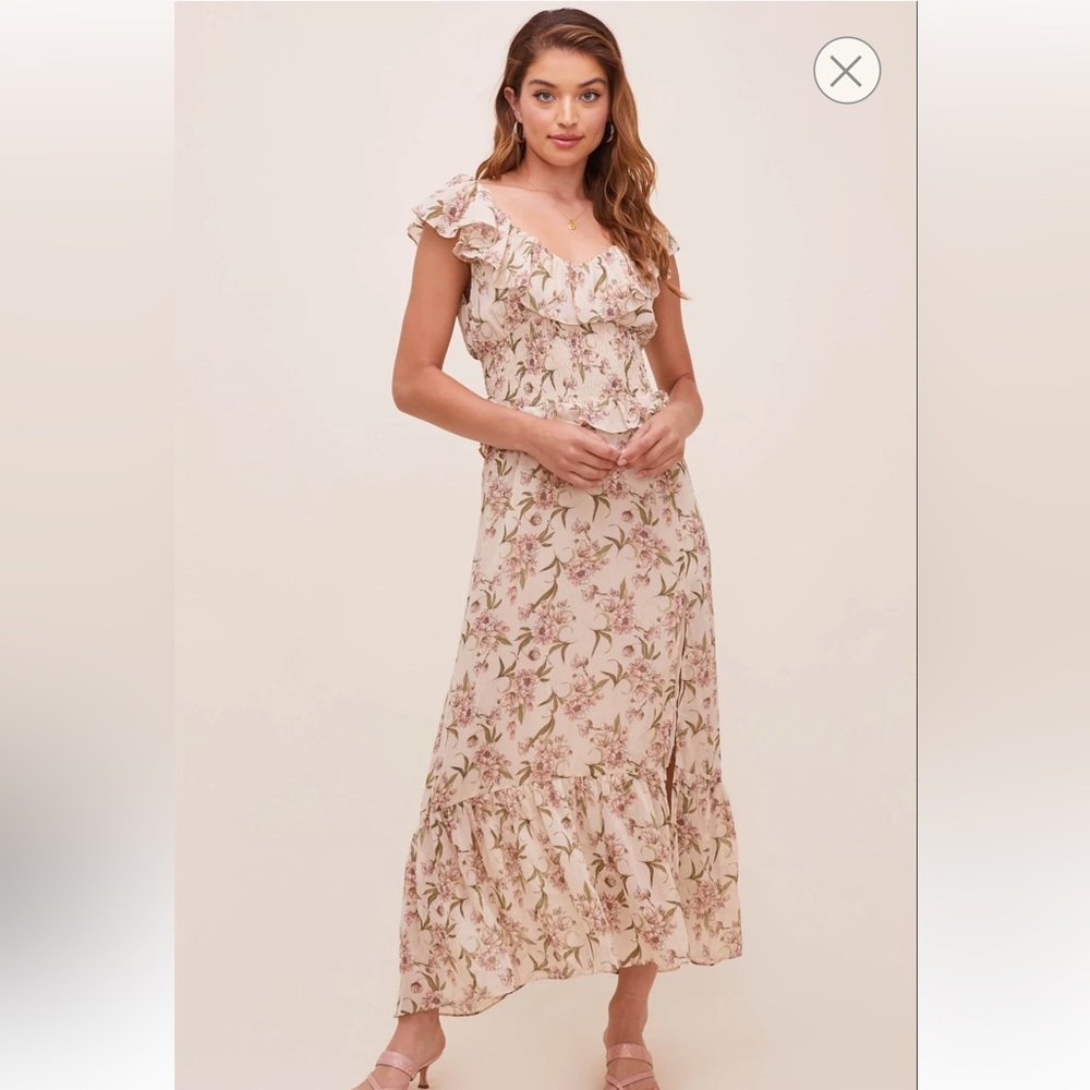 NWT Astr the label Luna Floral maxi dress